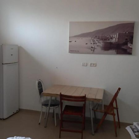 פינה שקטה דקה הליכה לכנרת והטיילת Apartment Tiberias Bagian luar foto